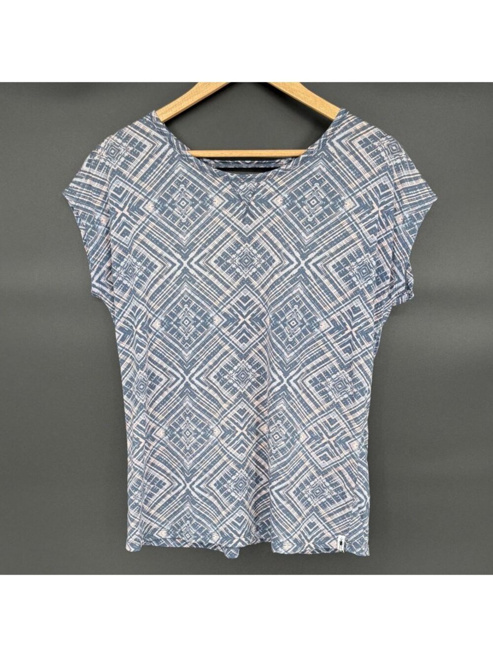 Smartwool Women’s Merino Wool Geometric Print Short Sleeve Shirt M Blue Hiking